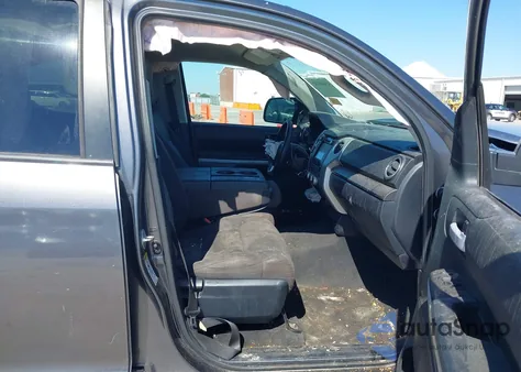 2017 Toyota Tundra Sr5 4.6L V8 из США, поврежденный, VIN 5TFEM5F14HX110060